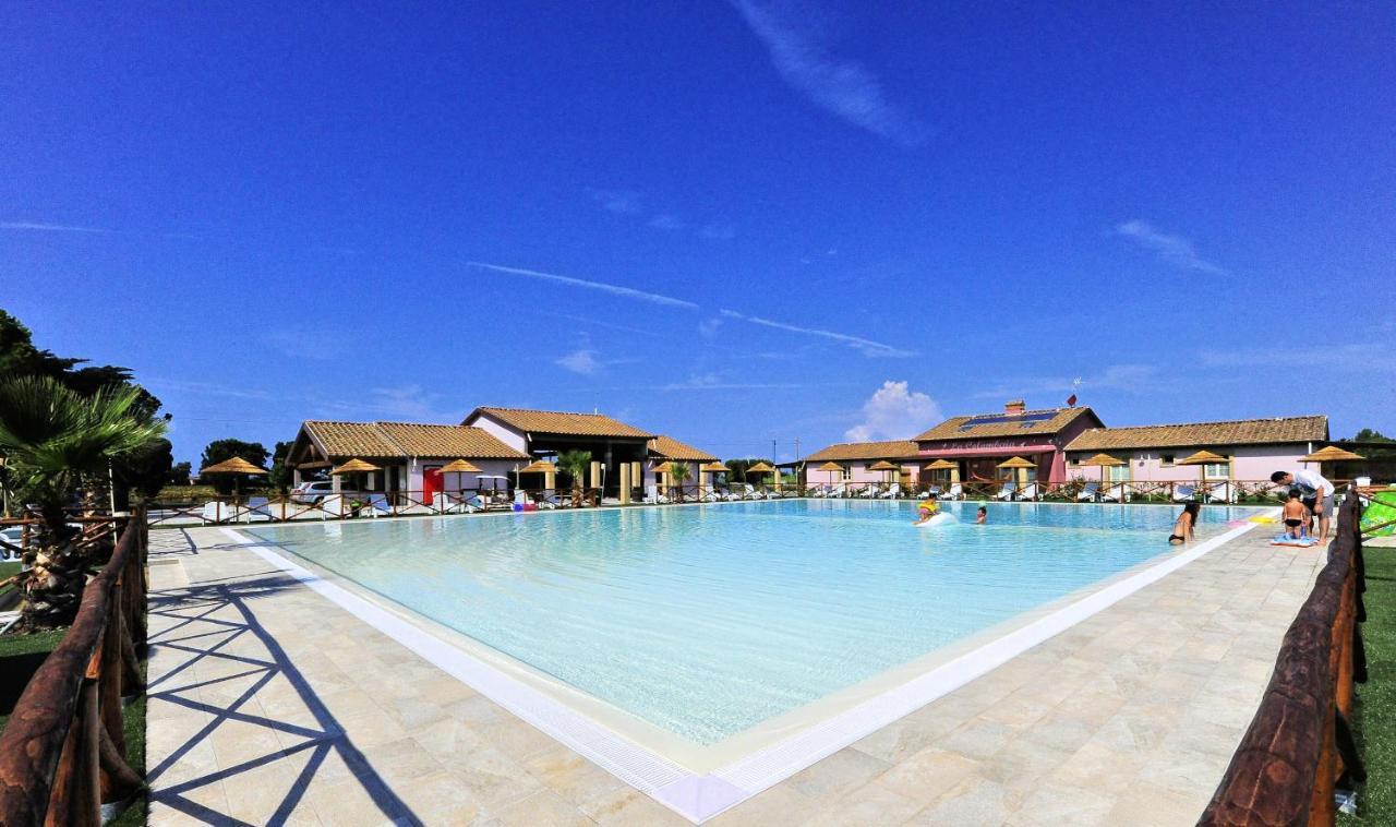 Fattoria Palazzeta - Pet & Family Friendly Aparthotel Cecina  Exterior foto