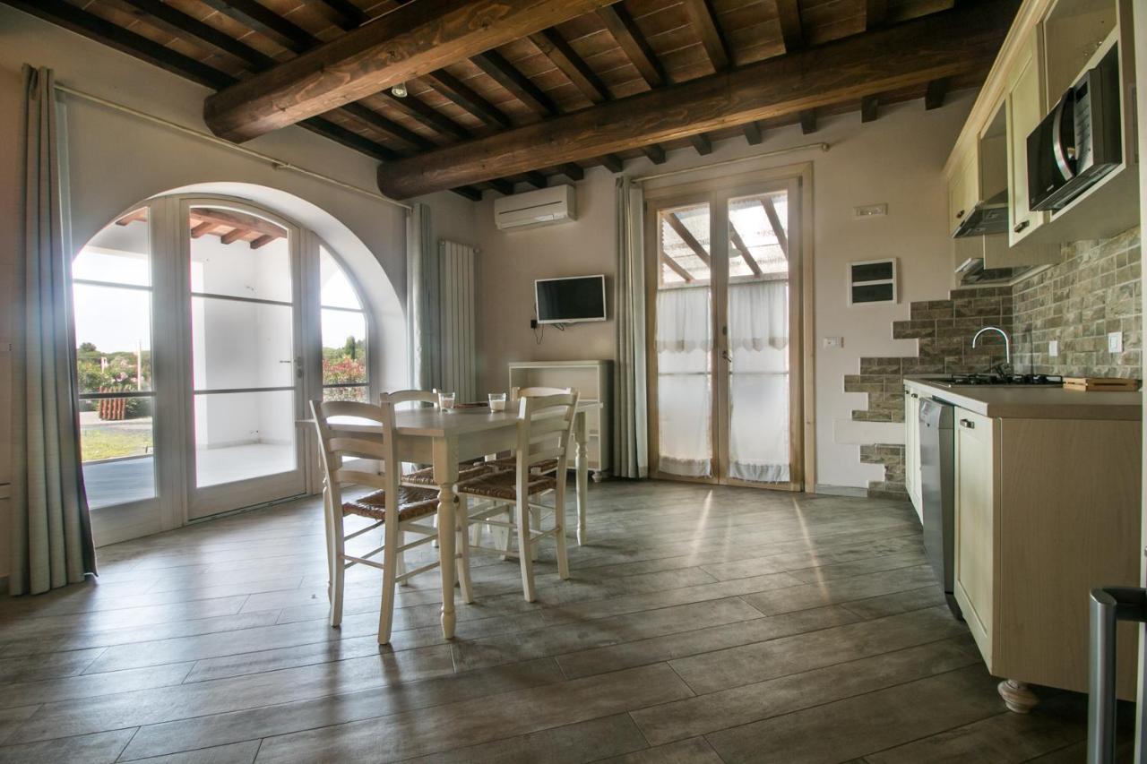 Fattoria Palazzeta - Pet & Family Friendly Aparthotel Cecina  Exterior foto