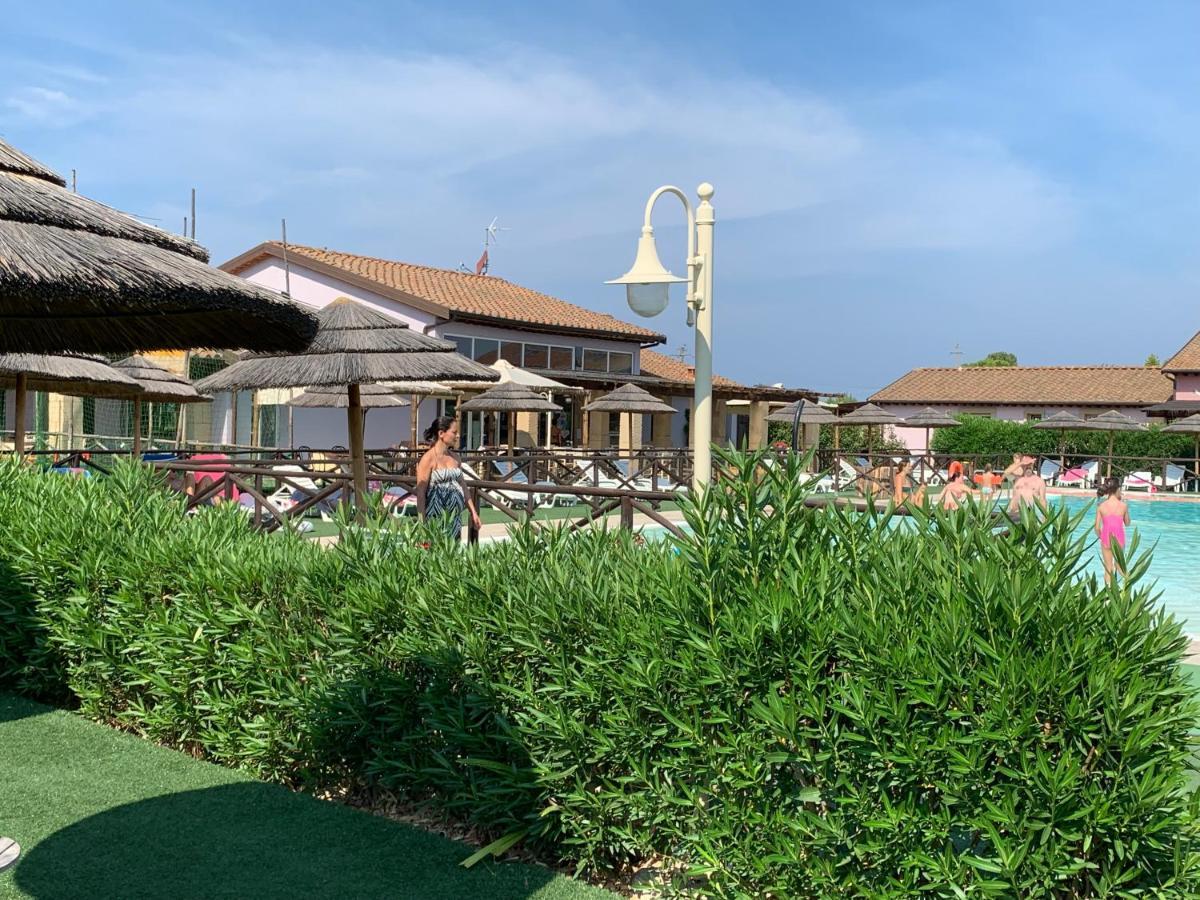 Fattoria Palazzeta - Pet & Family Friendly Aparthotel Cecina  Exterior foto